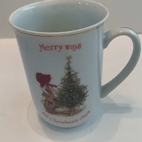 Vintage Holly Hobbie Christmas Mug 1978 Merry Ways Fill Christmas Days Japan - Picture 1 of 8